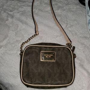Michael kors crossbody